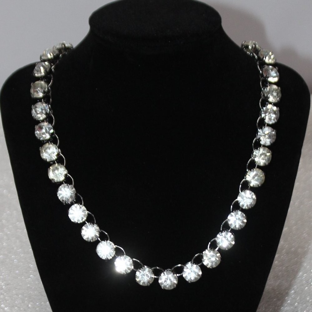 NWT Metal Rhinestone Necklace on Dark Metal Adjustable Chain